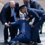 Bajden je bolestan treba da da se leči u Rusiji poručuje predsednik RUSKE DRŽAVNE DUME