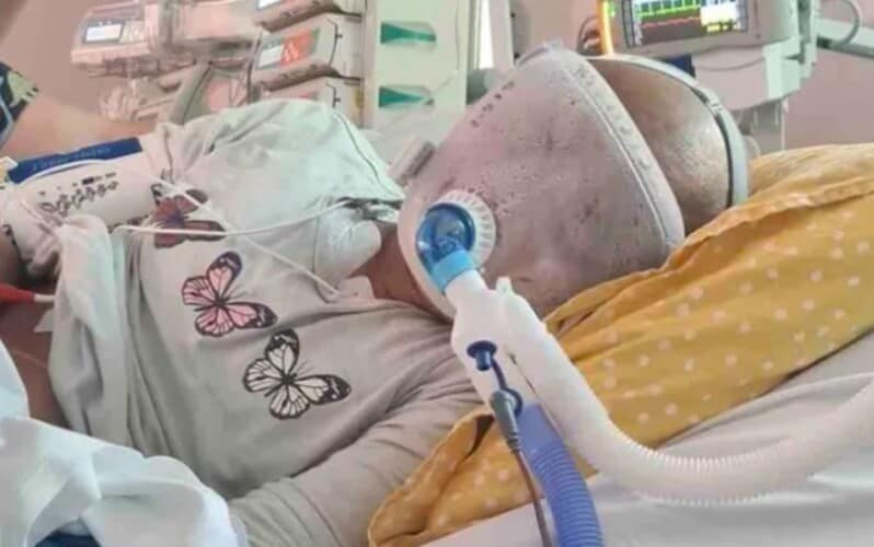  Devojka(16) se bori za život jer joj je odbijena transplantacija pluća zato što nije primila 4 vakcine protiv COVID-a