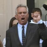 Kenedi Džunior protiv kasetnih bombi: SAD ih je koristio protiv Srbije, raskomadana tela i reke krvi