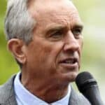 Robert F. Kenedi Mlađi: „Zavera za bezgotovinsko društvo je pretvaranje ljudi u robove“