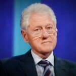 Belosvetski zločinac na par stotina kilometara od nas! Bil Klinton doputovao u Tiranu po orden