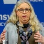 SAD: Rejčel Levin zahteva od roditelja da deci daju blokatore hormona da zaustave „pogrešan pubertet“