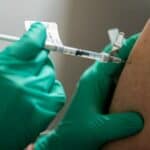 Studija: Mnoge zdravstvene klinike su izgubile radnike zbog obavezne vakcinacije protiv COVID-19