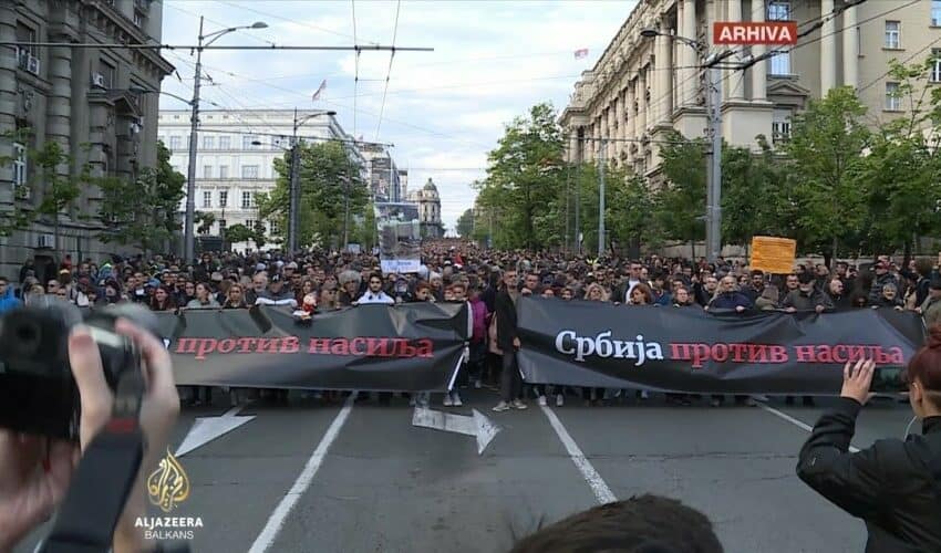  Umalo da zaboravimo- Danas je 10. protest Srbije protiv nasilja – Prozapadni organizatori pomerili početak zbog “vrućina”