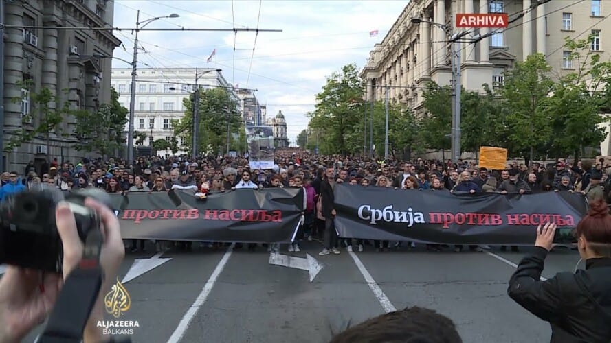 Umalo da zaboravimo- Danas je 10. protest Srbije protiv nasilja - Prozapadni organizatori pomerili početak zbog "vrućina"