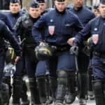 Ustanak FRANCUSKE policije i poruka Makronu: "Radimo za narod a ne za Svetski Ekonomski Forum"