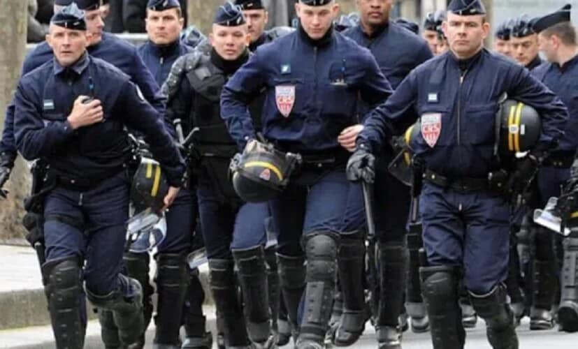  Ustanak FRANCUSKE policije i poruka Makronu: “Radimo za narod a ne za Svetski Ekonomski Forum”