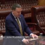 Australijski političar govorio o Covid prevari u parlamentu i nazvao je „medicinskim dezinformacijama“