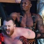 Novi satanistički nastup pevača Sema Smita! U tangama, dok ga "j#bu" plesači nastupao pred decom (VIDEO)