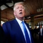 Tramp raspalio po Bajdenu: "On je glupi k*čkin sin"