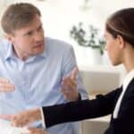 Vakcinisani sada svaljuju krivicu na nevakcinisane jer ih NISU UPOZORILI na neželjene efekte: "Krv je na njihovim rukama"