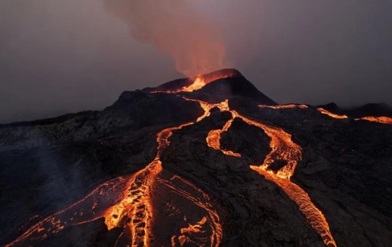  Island: Strahuje da bi moglo doći do erupcije masivnog vulkana nakon 1.200 zemljotresa prijavljenih u 2 dana