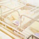 Britanska vlada objavila da će PAD NATALITETA pomoći u "spašavanju planete"