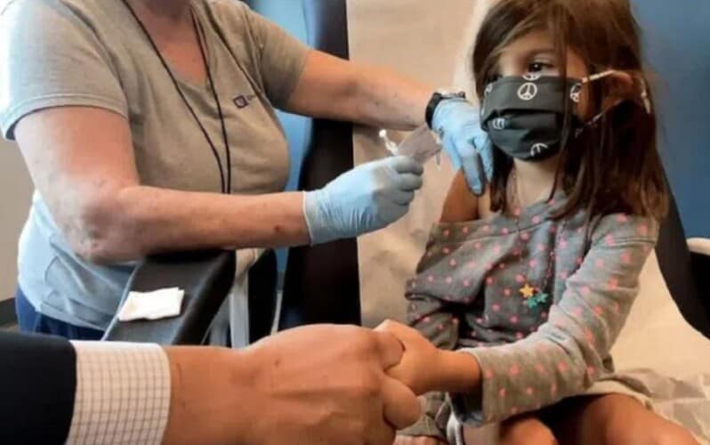  Fauči je lagao, deca su umrla: Izveštaj CDC-a potvrđuje da je stotine hiljada dece „iznenada preminulo“ nakon uvođenja vakcina