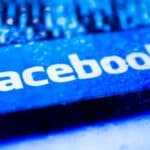 Bajdenova administracija je prisilila Facebook da cenzuriše „istinite informacije“ o neželjenim efektima vakcine