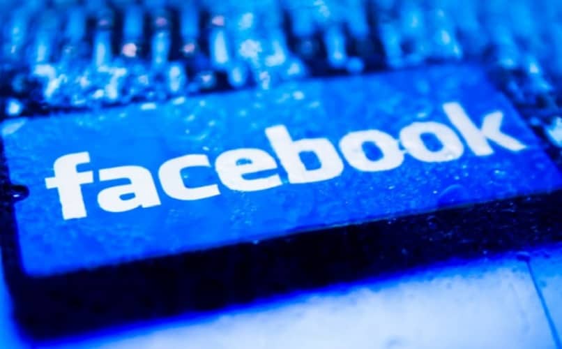  Bajdenova administracija je prisilila Facebook da cenzuriše „istinite informacije“ o neželjenim efektima vakcine