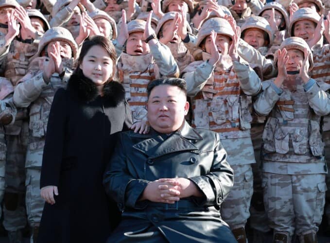  Kim Džong Un naredio masovnu proizvodnju projektila i municije