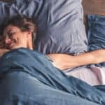 Studija: Izležavanje tokom vikenda može povećati rizik od srčanih udara, gojaznosti i moždanog udara