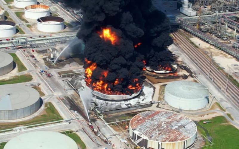  Treća po veličini američka rafinerija nafte potpuno uništena velikim požarom