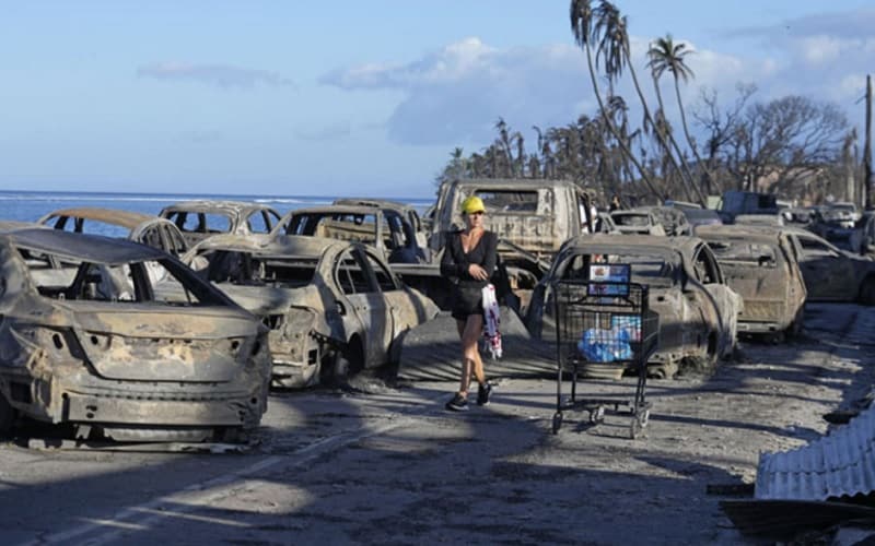  Svedočenja onih koji su preživeli požar na Havajima: Vlasti su nas blokirale da napustimo grad koji je goreo