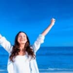 Naučnici upozoravaju: „Biti previše srećan“ izaziva srčane udare