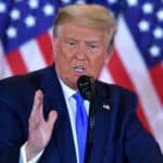 Tramp: Bajden je LUDAK, ne može da spoji dve rečenice