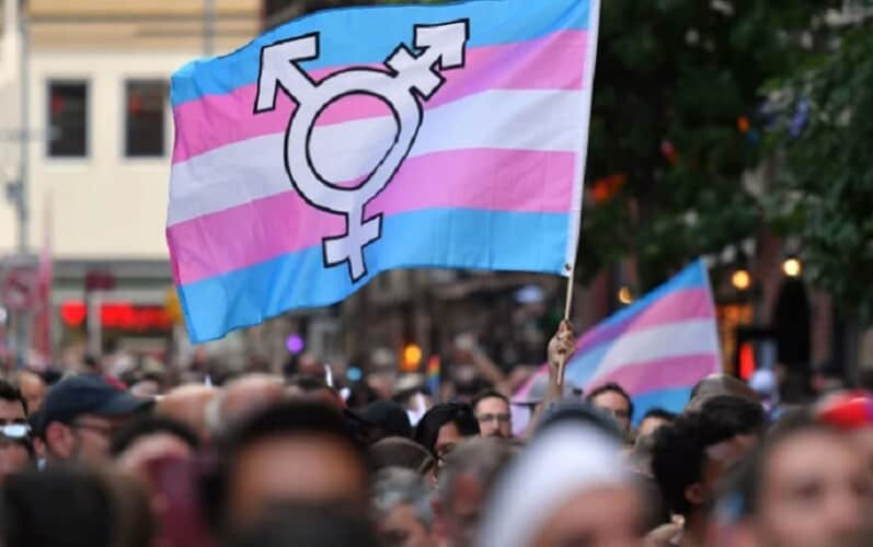  Više od trećine Britanaca ne zna da su transrodne žene zapravo biološki muškarci