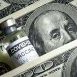 Kako država i farmakomafija rade zajedno? Britanski medicinski zvaničnik koji je naručivao vakcine sada dobio posao u Moderni