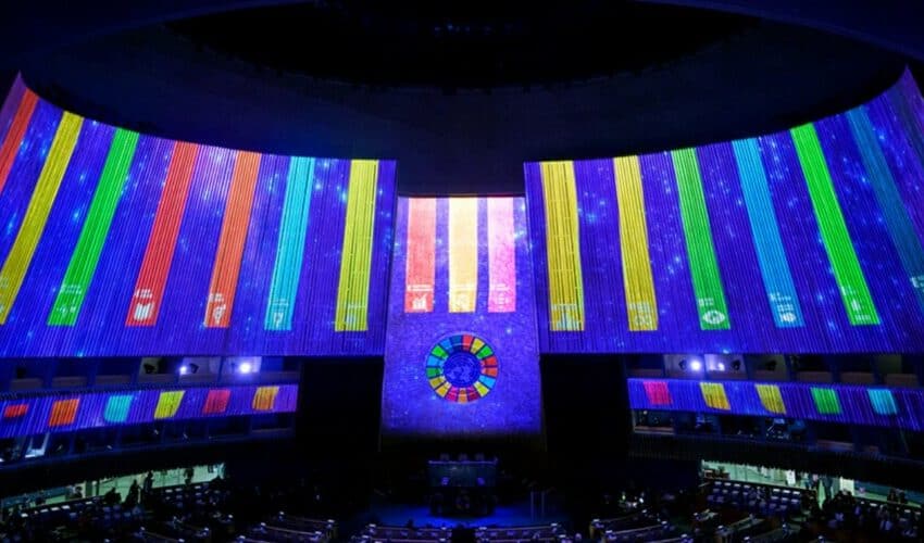  Ujedinjene nacije na novom SAMITU o “velikom resetu” označavaju pola puta do ostvarivanja AGENDE 2030 (VIDEO)
