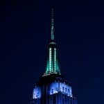 Novi performans takozvane elite: Empajer Stejt Bilding zasijao u bojama vakcine (FOTO)