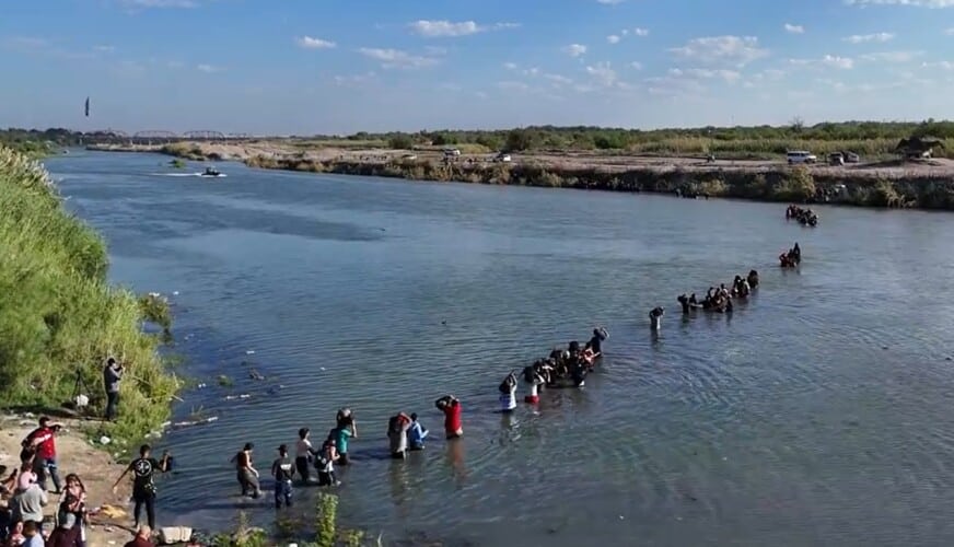 MASK o najezdi migranata: Zašto američki političari više brinu o granici Ukrajine nego svoje zemlje (VIDEO)