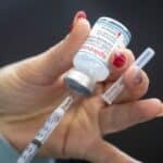 Kad pre?! FDA odobrio novu Fajzerovu vakcinu protiv COVID-a za sve generacije