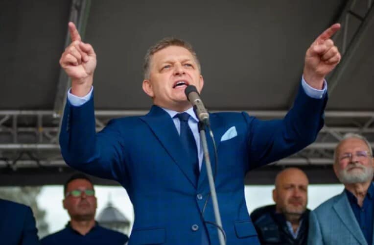  Izbori u Slovačkoj: Nove ankete otkrivaju da najveće šanse za pobedom ima Robert Fico: “Prekinuću odmah pomoć Ukrajini”