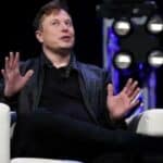 Ilon Mask: COVID vakcina "me skoro poslala u bolnicu, pre bih otišao u zatvor nego što bih otpustio radnike koji nisu primili vakcinu"