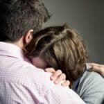 Kalifornija počinje da oduzima decu RODITELJIMA koji ne odobravaju da im maloletna deca promene pol