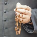 Haos u Poljskoj! Katolički sveštenici organizovali GEJ ORGIJE- Policija upala, padali u nesvest!