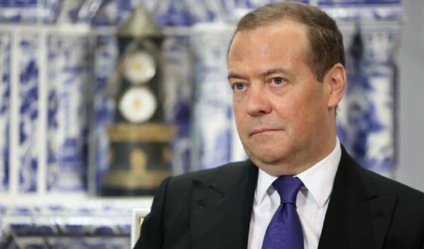 Medvedev: Ilon Mask je poslednji adekvatan um u SAD, on ima muda
