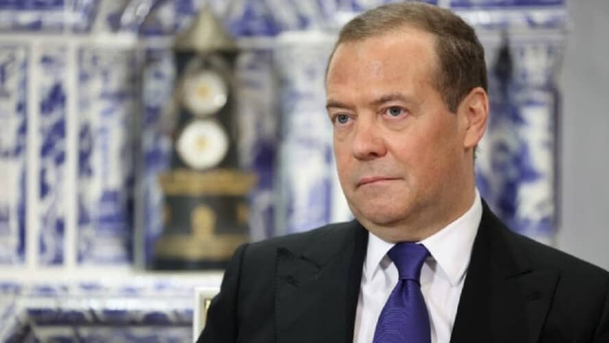 Medvedev: Ilon Mask je poslednji adekvatan um u SAD, on ima muda