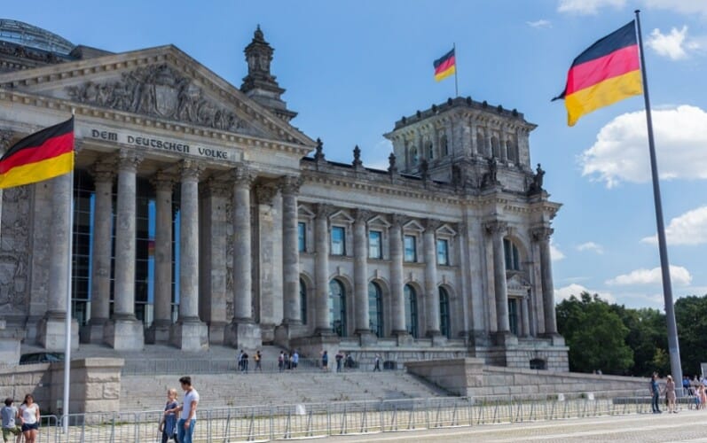  Nemačka usvojila kontroverzni zakon o zelenoj energiji koji će koštati privredu 1 bilion evra