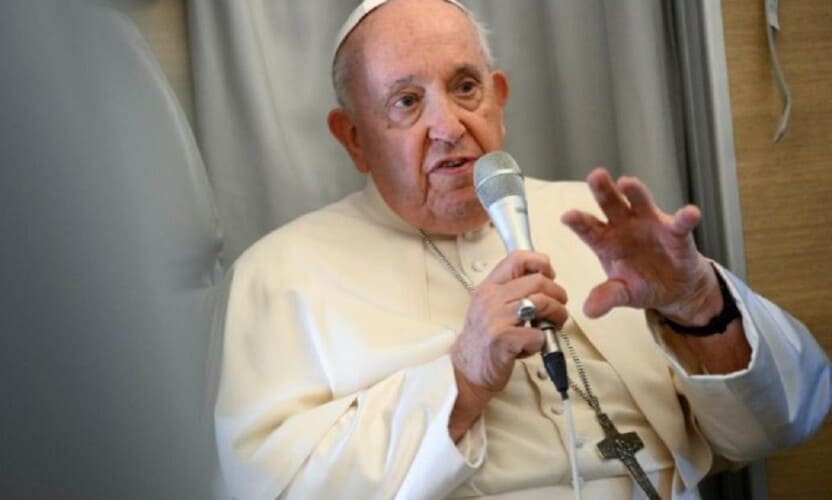  Papa pozvao vernike da se pokaju za “ekološke grehe”