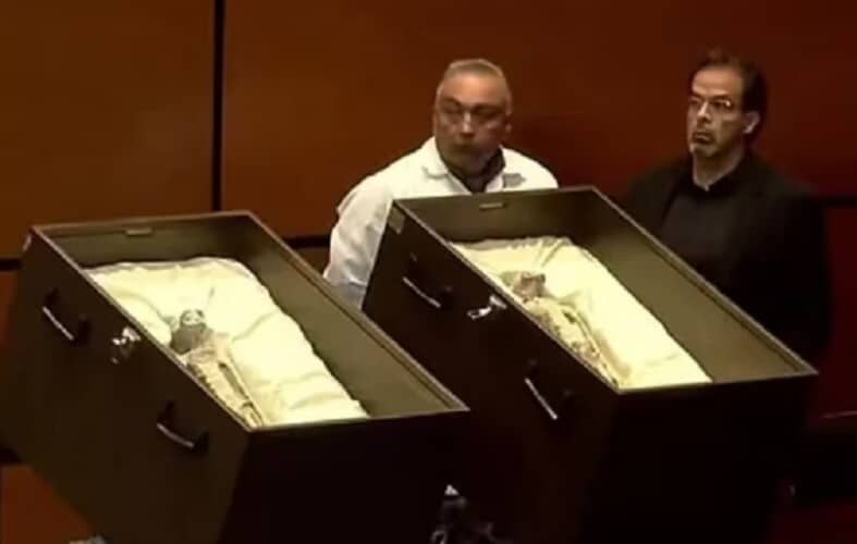  “Vanzemaljski” leševi izloženi U Kongresu Meksika, veruje se da su stari 1.000 godina (VIDEO)