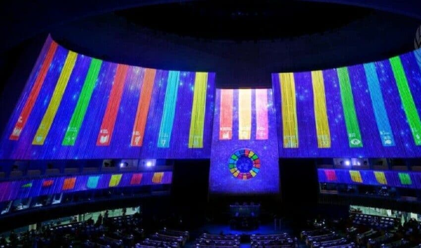  Erdogan prokomentarisao šareni izgled zidova ovogodišnje Generalne skupštine UN-a: Ovo su LGBTQ boje