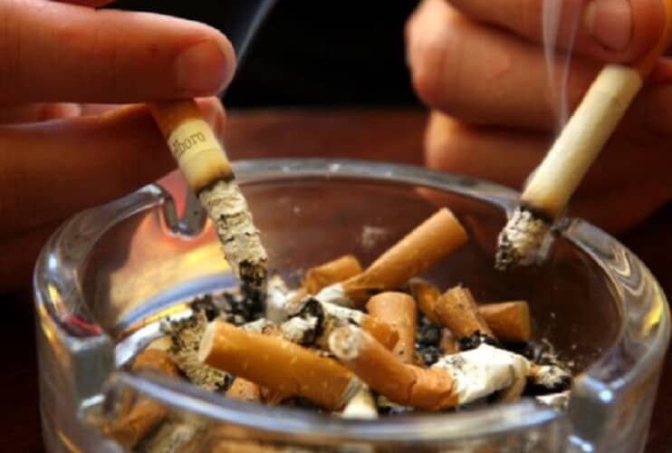  Vlada Velike Britanije planira da uvede potpunu zabranu pušenja