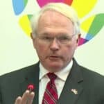 Šta smo sebi dozvolili? Ambasador Hil helikopterom obilazi kasarne u Srbiji i nadgleda povlačenje vojske