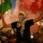 Velika Britanija počinje da hapsi ljude koji podržavaju PALESTINU