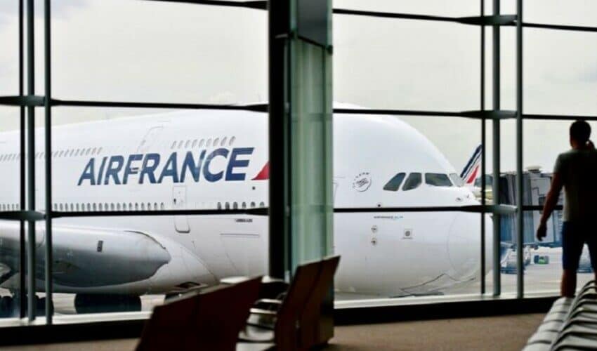  Isprani mozgovi! Francuzi podržavaju predlog da se uvede doživotno ograničenje letenja avionom – 4 puta za ceo život