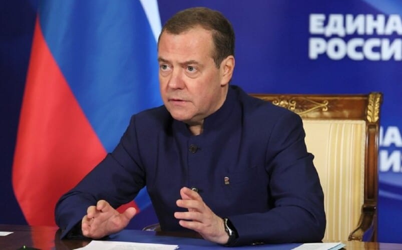  Medvedev: Moroni iz Vašingtona pomažu nacistima u Ukrajini umesto da rešavaju sukob između Izraela i Palestine