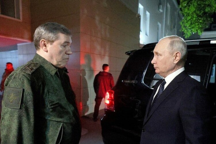  Putin u poseti štabu za specijalne vojne operacije: Sve ide po planu
