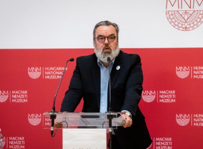  Po kratkom postupku! Smenjen direktor nacionalnog muzeja Mađarske zbog LGBTQ izložbe
