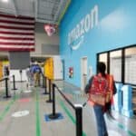 Robot vas neće zameniti?! Amazon otpušta stotine radnika kako bi se fokusirao na razvoj VEŠTAČKE INTELIGENCIJE